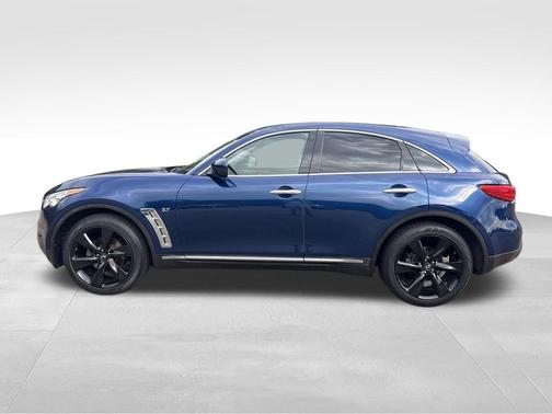 2017 INFINITI QX70 Base