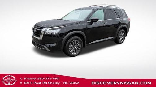 2025 Nissan Pathfinder SV