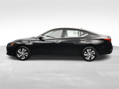 2025 Nissan Altima S FWD