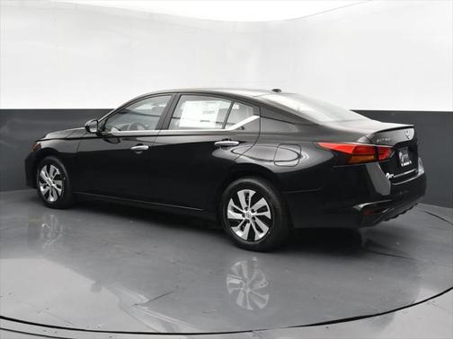 2025 Nissan Altima S FWD