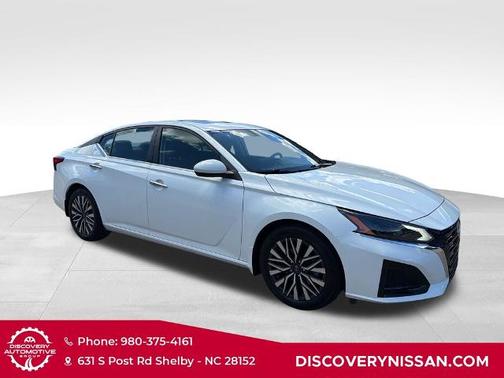 White 2024 Nissan Altima 2.5 SV