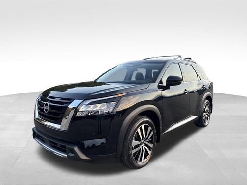 2025 Nissan Pathfinder Platinum FWD