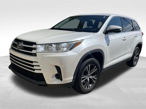 2019 Toyota Highlander LE I4
