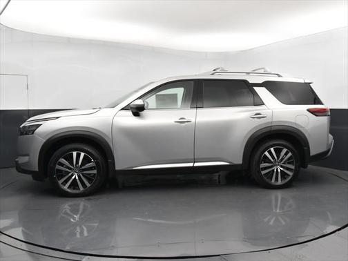 2025 Nissan Pathfinder Platinum FWD
