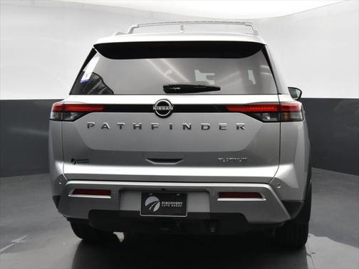 2025 Nissan Pathfinder Platinum FWD