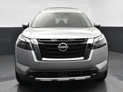 2025 Nissan Pathfinder Platinum FWD