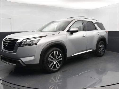 2025 Nissan Pathfinder Platinum FWD