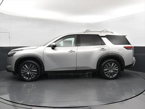 2025 Nissan Pathfinder SL FWD
