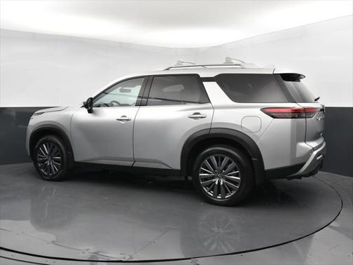 2025 Nissan Pathfinder SL FWD