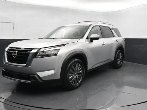2025 Nissan Pathfinder SL FWD