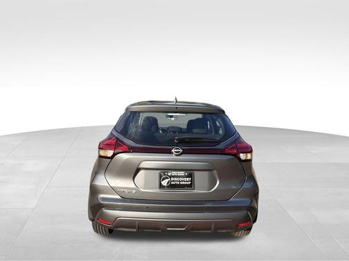 2025 Nissan Kicks S