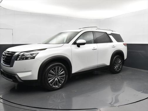 2025 Nissan Pathfinder SL FWD