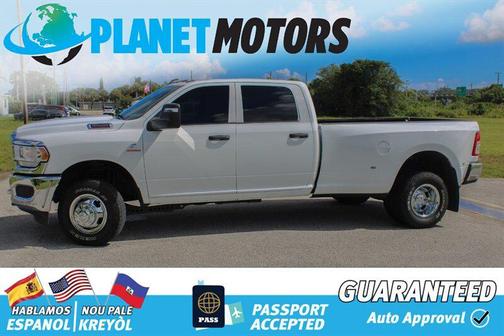 2023 RAM 3500 Tradesman Crew Cab 4x4 8' Box