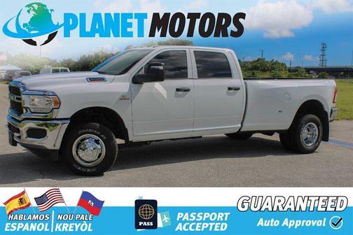 2023 RAM 3500 Tradesman Crew Cab 4x4 8' Box