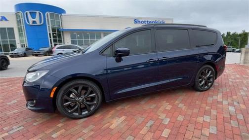 2018 Chrysler Pacifica Touring Plus