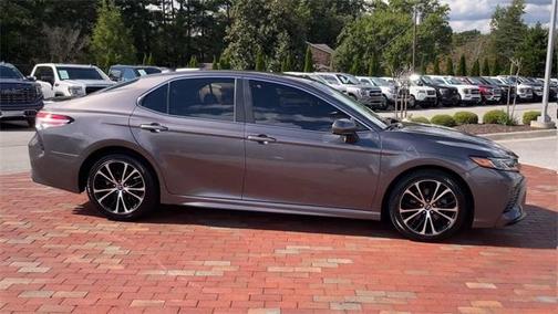 2020 Toyota Camry SE
