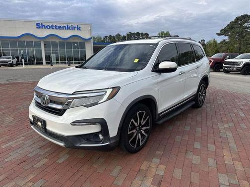White 2020 Honda Pilot Elite