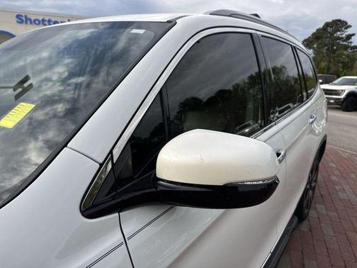 White 2020 Honda Pilot Elite