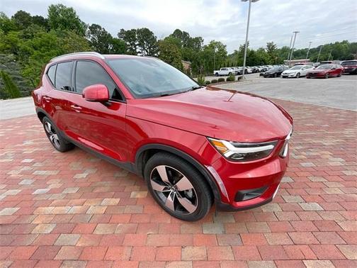 2021 Volvo XC40 T5 Momentum