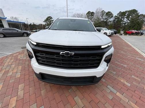 2024 Chevrolet Traverse LS