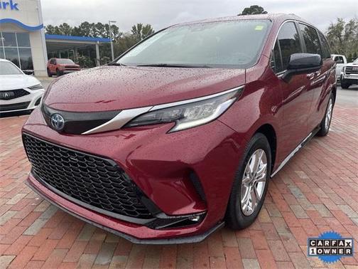 2022 Toyota Sienna XSE 7 Passenger