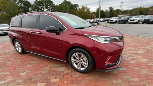 2022 Toyota Sienna XSE 7 Passenger