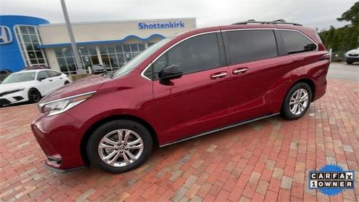 2022 Toyota Sienna XSE 7 Passenger