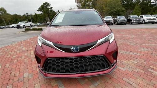 2022 Toyota Sienna XSE 7 Passenger