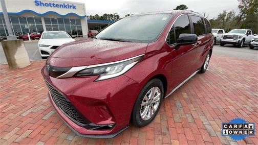 2022 Toyota Sienna XSE 7 Passenger