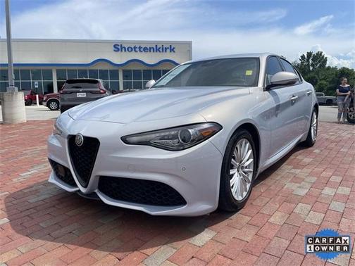 2022 Alfa Romeo Giulia Base