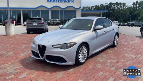 2022 Alfa Romeo Giulia Base