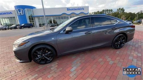 2023 Lexus ES 300h Base