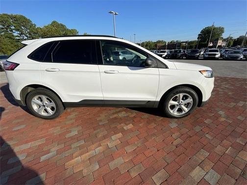 2022 Ford Edge SE