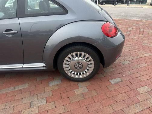 Platinum Gray Metallic 2014 Volkswagen Beetle 1.8T
