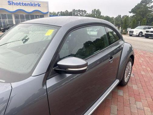 Platinum Gray Metallic 2014 Volkswagen Beetle 1.8T