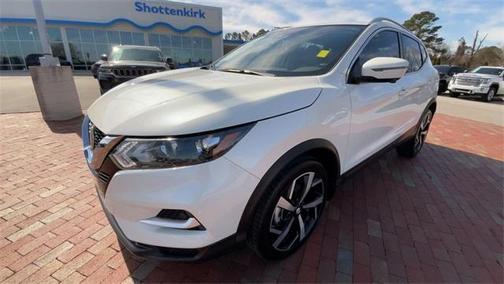 2022 Nissan Rogue Sport SL