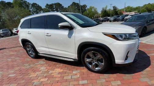 White 2018 Toyota Highlander Limited Platinum