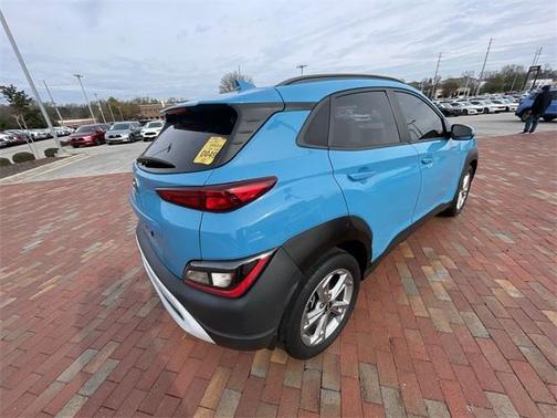 2022 Hyundai KONA SEL