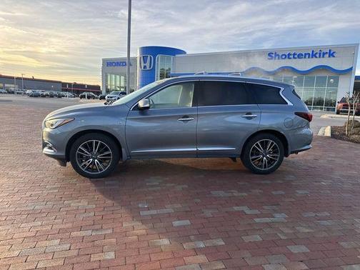 2017 INFINITI QX60 Base
