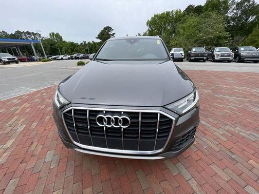 Samurai Gray Metallic 2022 Audi Q7 45 Premium