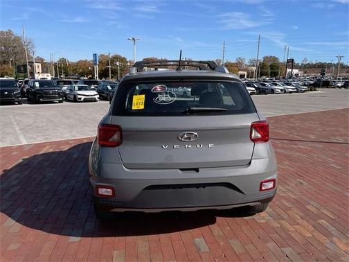 2023 Hyundai VENUE SEL
