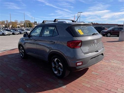 2023 Hyundai VENUE SEL