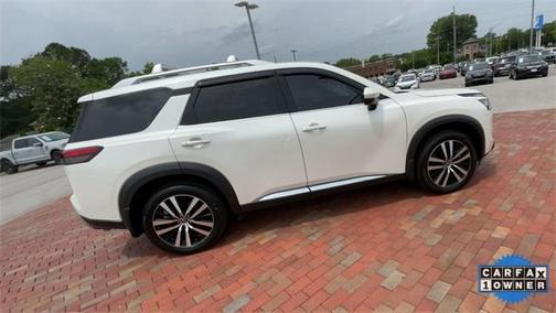2023 Nissan Pathfinder Platinum
