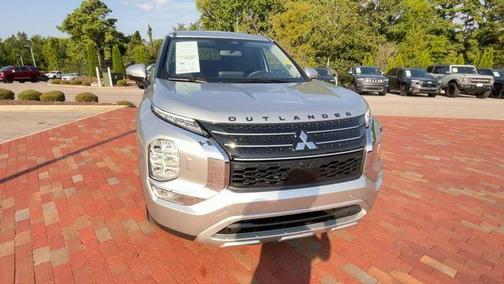 Silver 2025 Mitsubishi Outlander PHEV SE