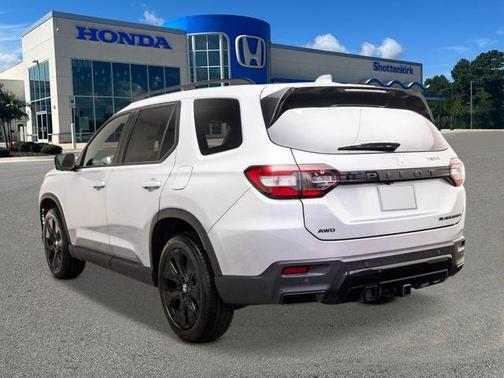 Solar Silver Metallic 2026 Honda Pilot Black Edition