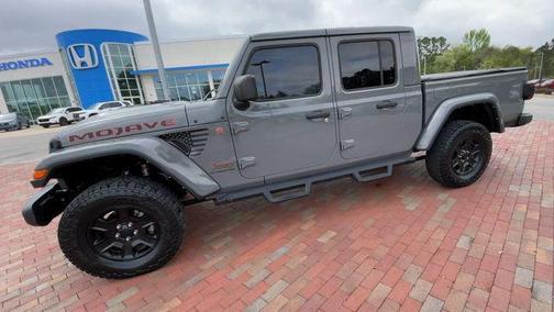 Sting Gray Clearcoat 2021 Jeep Gladiator Mojave