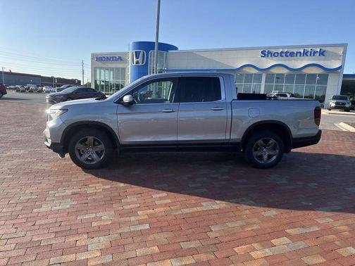 Silver 2023 Honda Ridgeline RTL