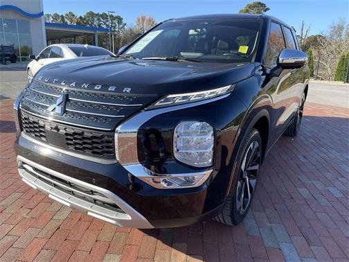 2022 Mitsubishi Outlander SE