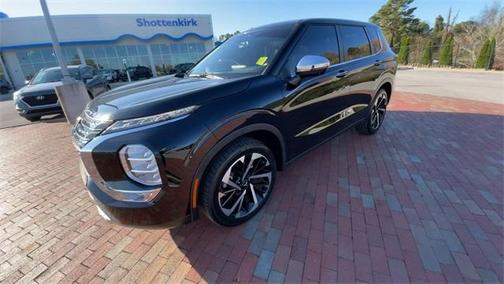 2022 Mitsubishi Outlander SE