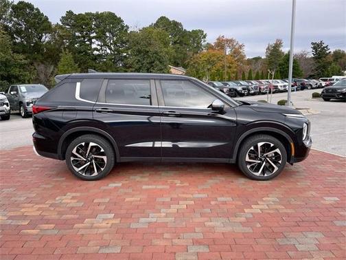 2022 Mitsubishi Outlander SE